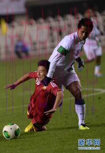 武磊头球破门 亚预赛中国男足1-0小胜印尼